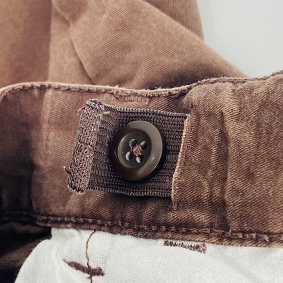 Old Navy Brown Twill Shorts - Size 5T - Adjustable Waist - Picture 5 of 7